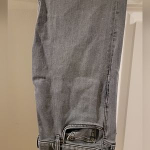 Banana Republic Traveler jeans. Size 32x34 slim fit. Light gray